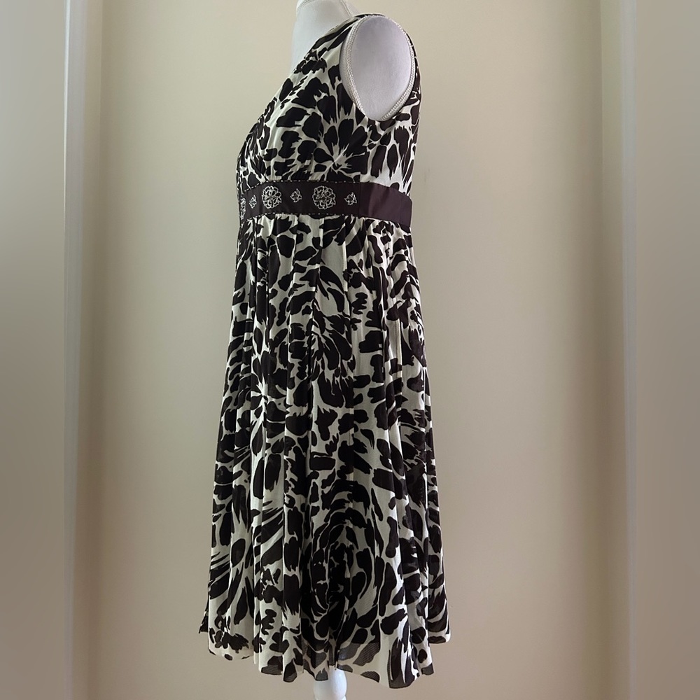 Pretty Brown/Cream Dress - Picture 6 of 6
